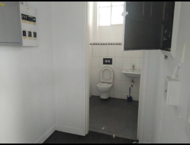 420M² OFFICE TO LET IN RICHMOND ESTATE